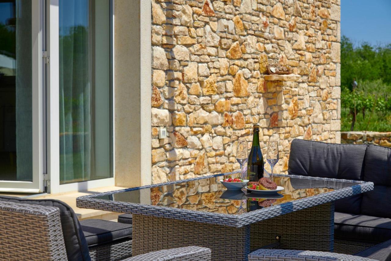 Relax House Surrounded By Olives And Vineyard Villa Stifanići Eksteriør bilde