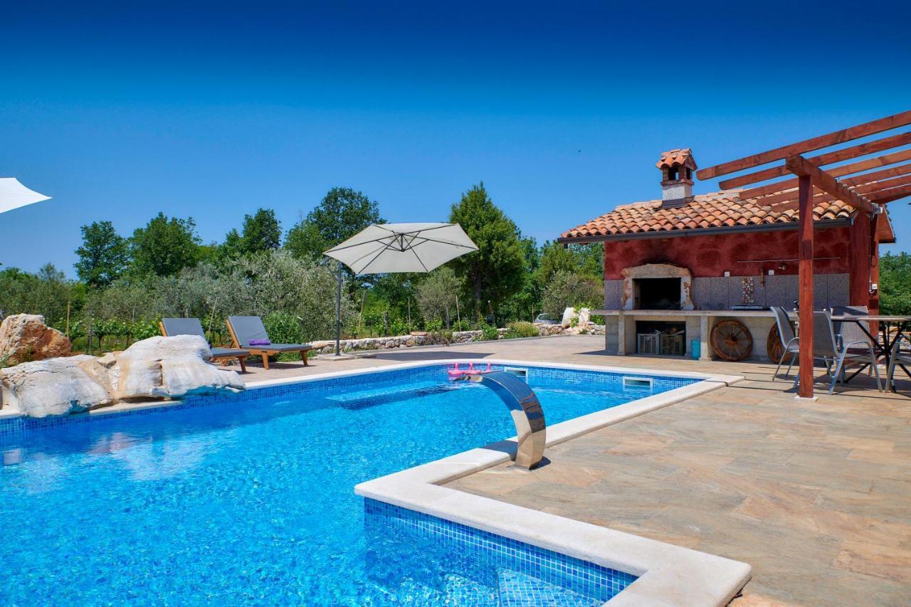 Relax House Surrounded By Olives And Vineyard Villa Stifanići Eksteriør bilde