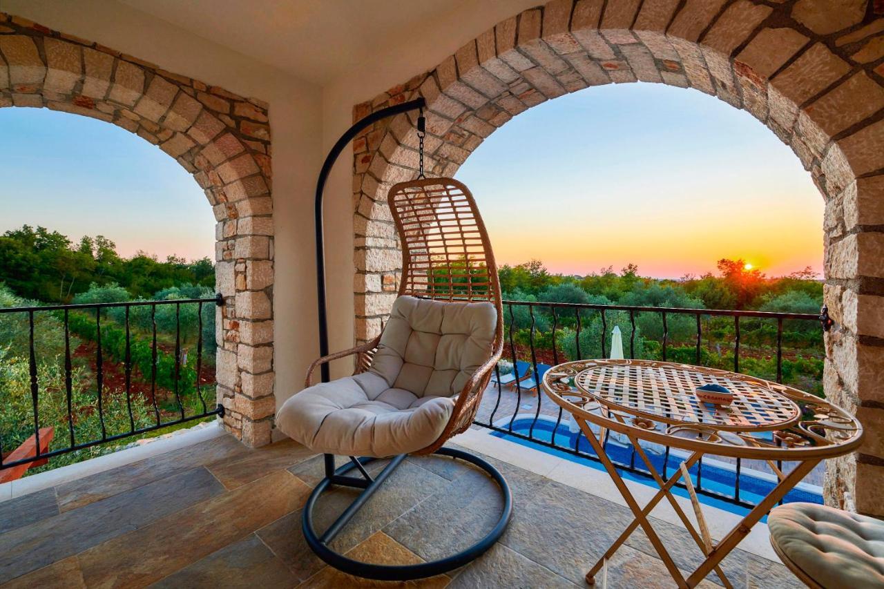 Relax House Surrounded By Olives And Vineyard Villa Stifanići Eksteriør bilde